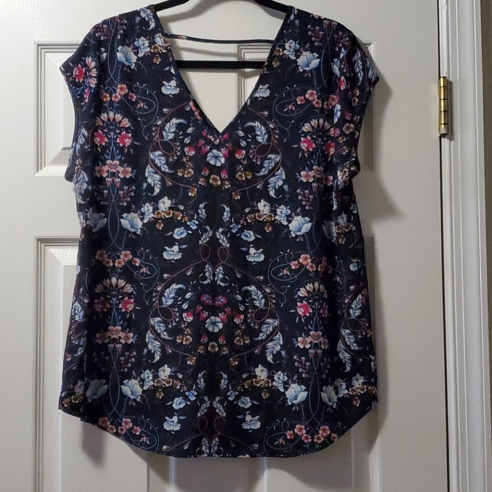 Blouse - Picture 2 of 2